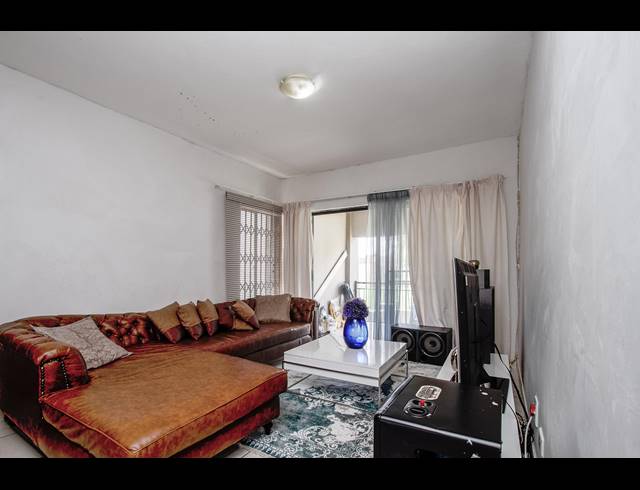 3 BEDROOM APARTMENT FOR SALE IN WILLOWBROOK